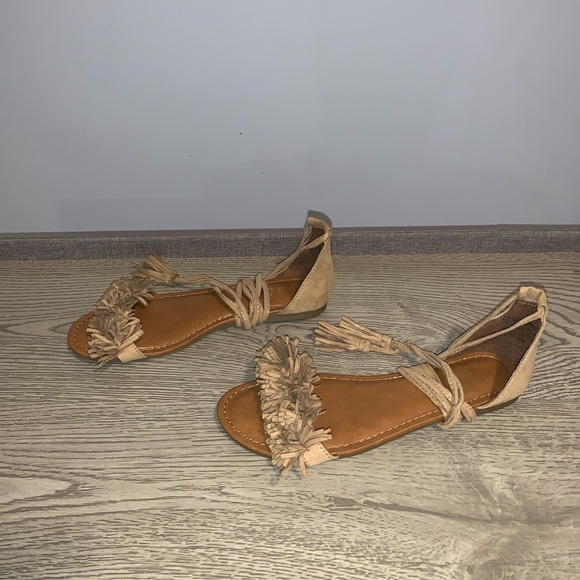 Lace up sandals - Picture 2 of 6